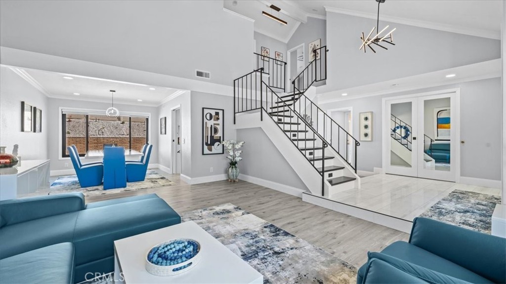 1373 W Aster Property Photo 8