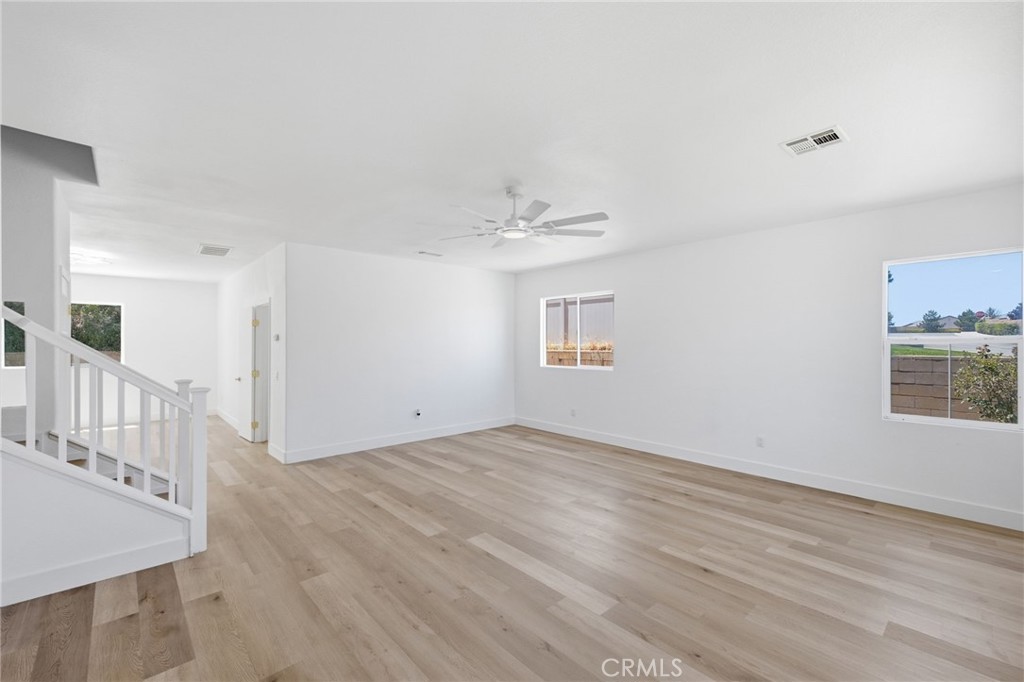 112 Manzanita Property Photo 7