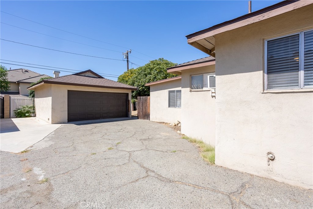 16563 Barbee Property Photo 33