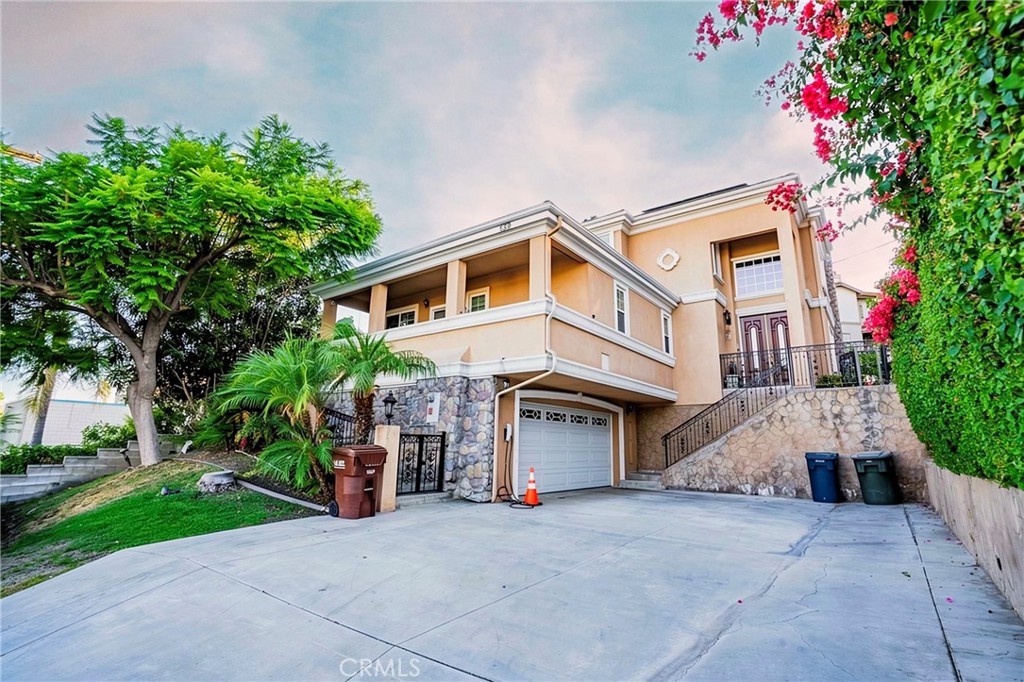 539 Bourdet Property Photo 3