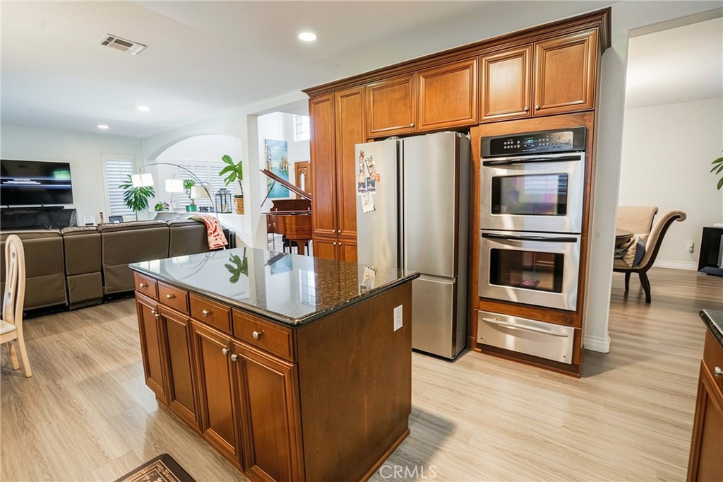 539 Bourdet Property Photo 8
