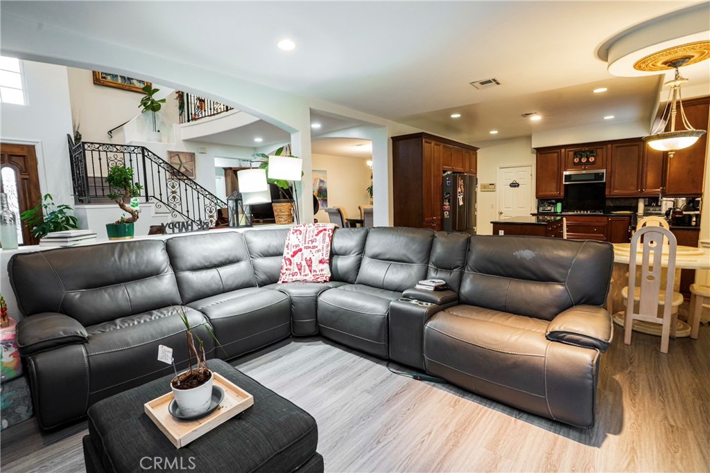 539 Bourdet Property Photo 12
