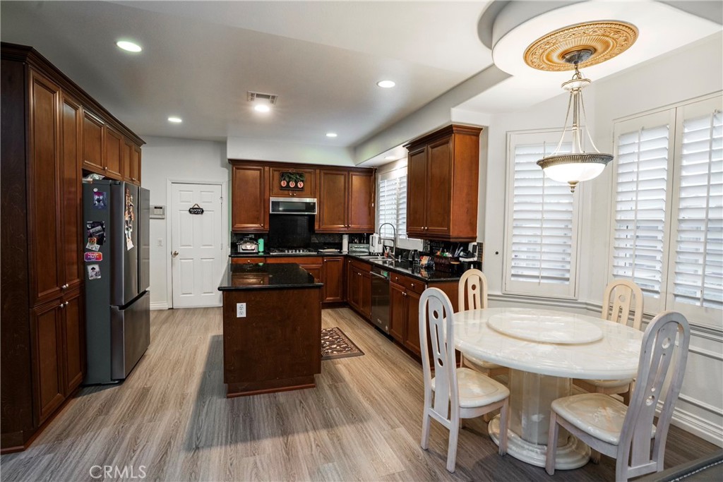 539 Bourdet Property Photo 13