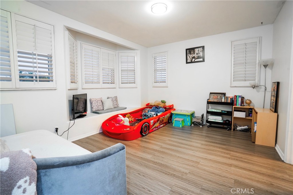 539 Bourdet Property Photo 22