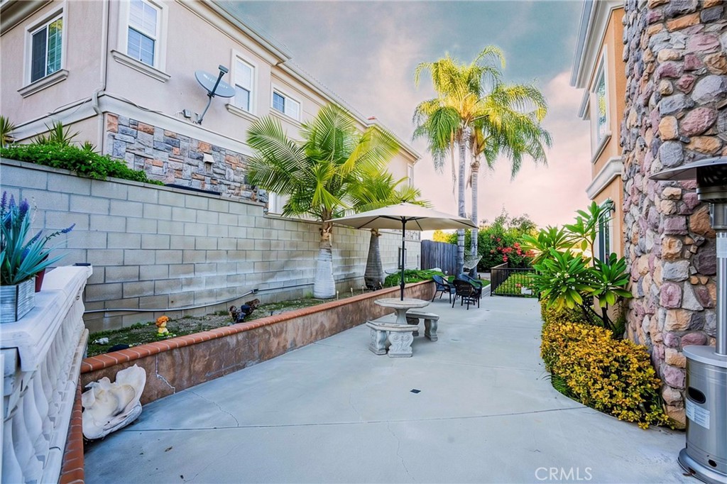 539 Bourdet Property Photo 36