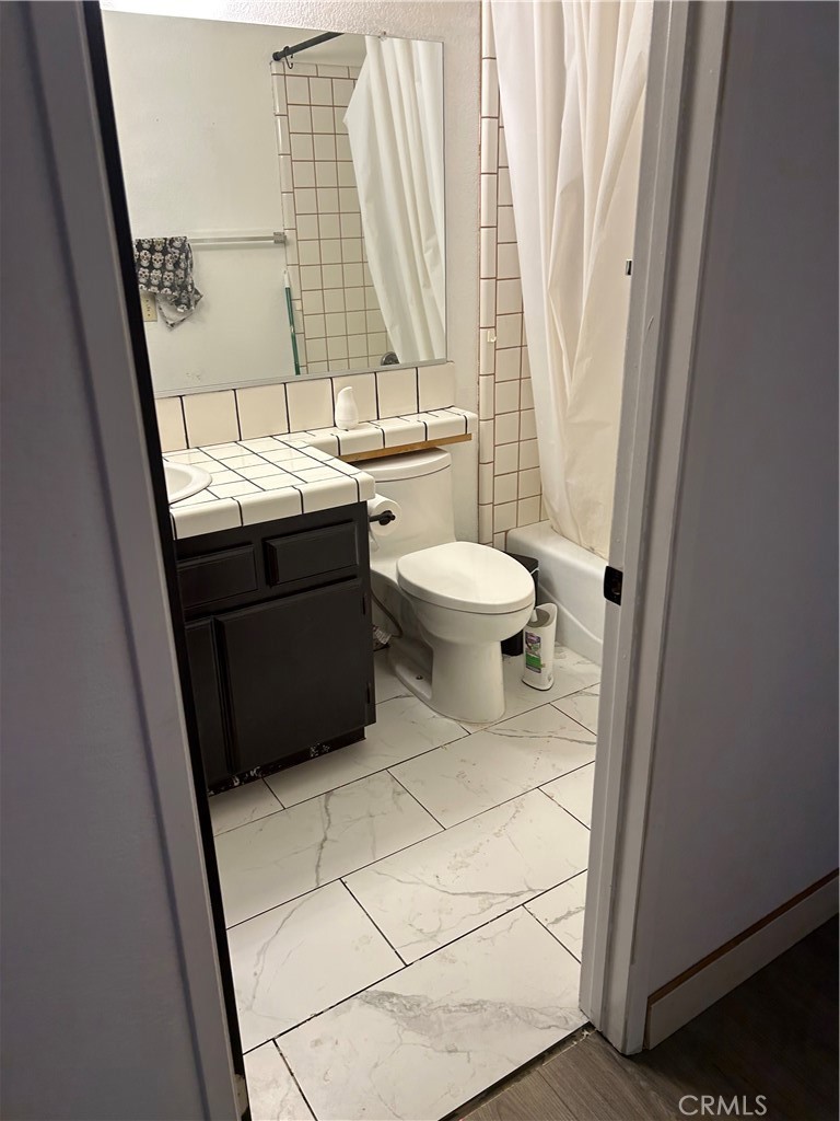 7621 Alston Avenue Property Photo 6