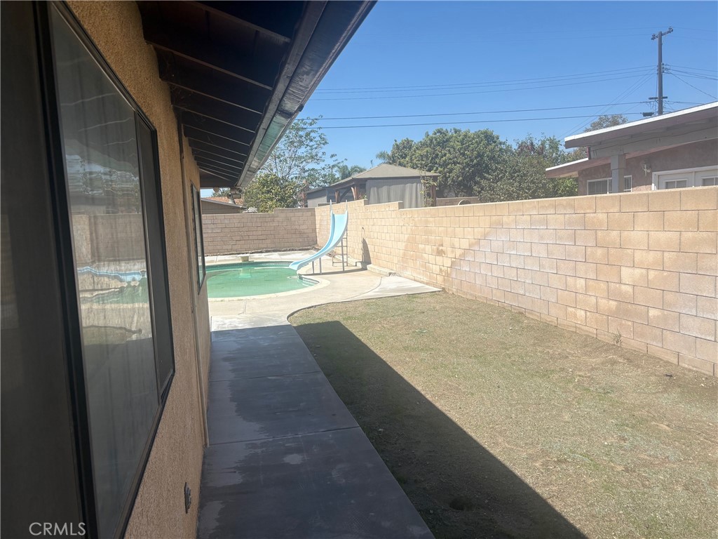 7936 Dumond Property Photo 33