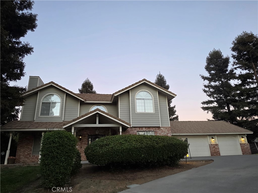 13557 Pineridge Court Property Photo 3