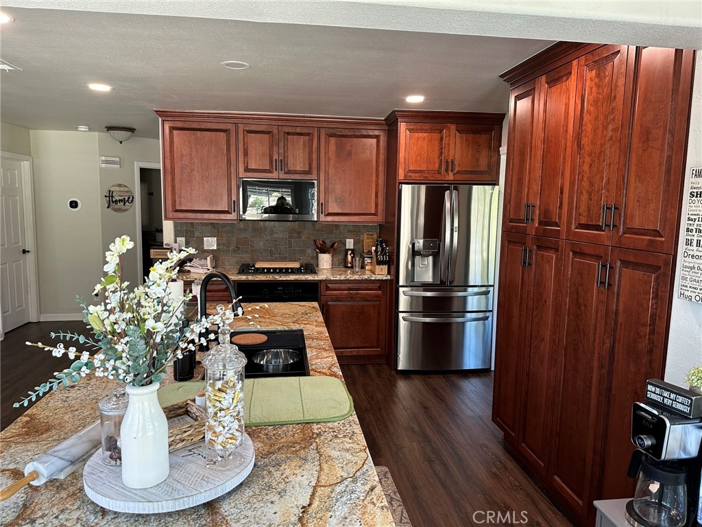 13557 Pineridge Court Property Photo 8