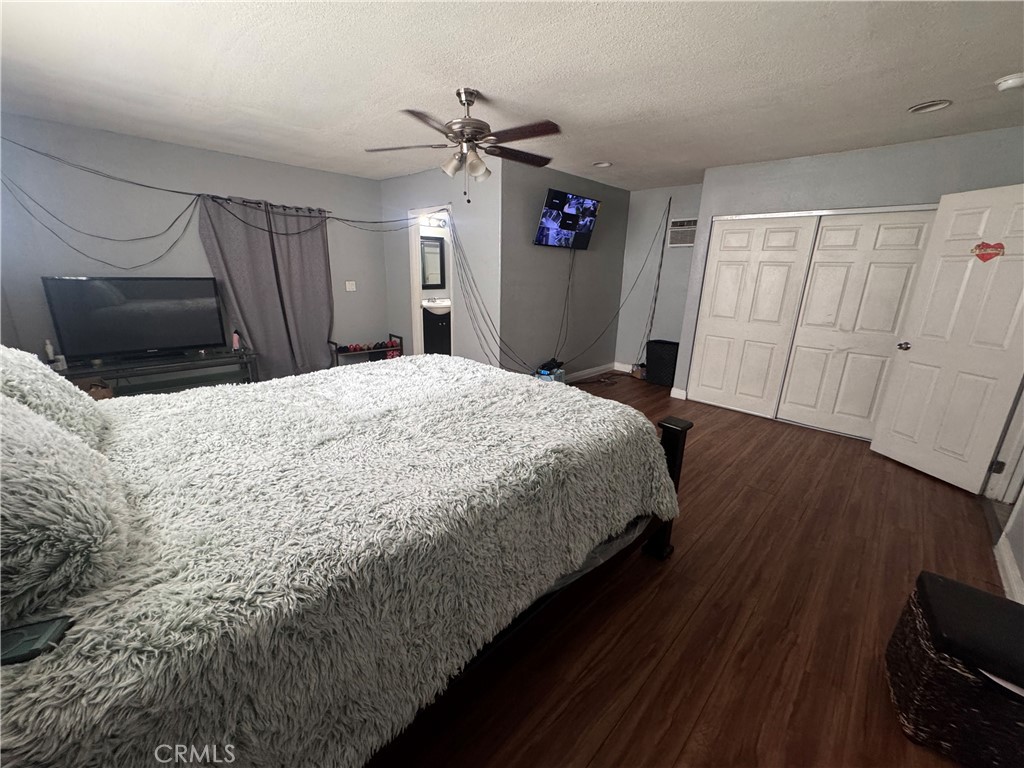 1220 W Victoria Property Photo 19