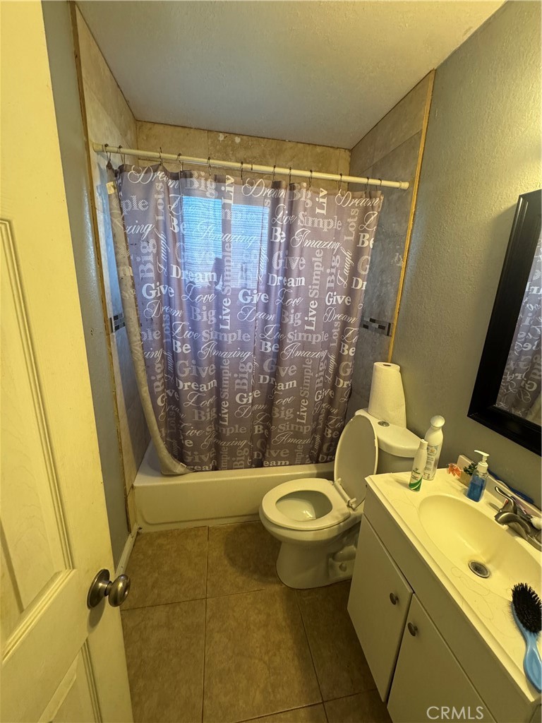 1220 W Victoria Property Photo 20