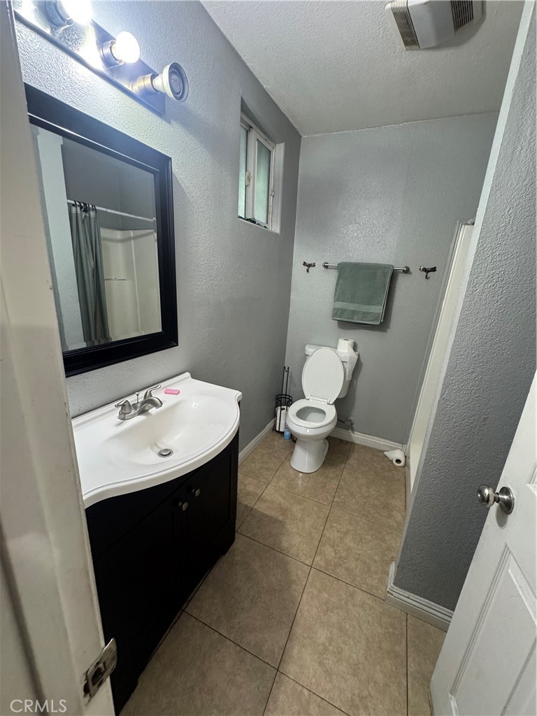 1220 W Victoria Property Photo 29