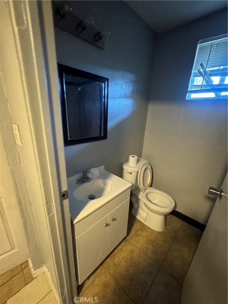 1220 W Victoria Property Photo 35
