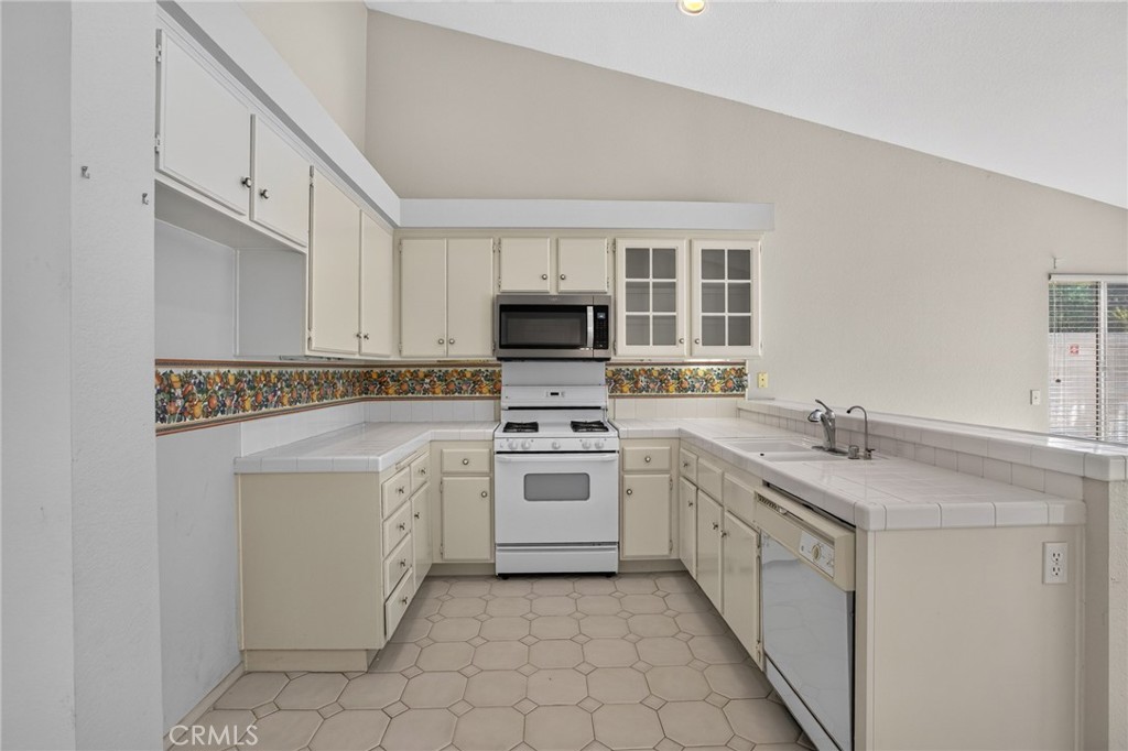 10217 Sycamore Canyon Property Photo 8