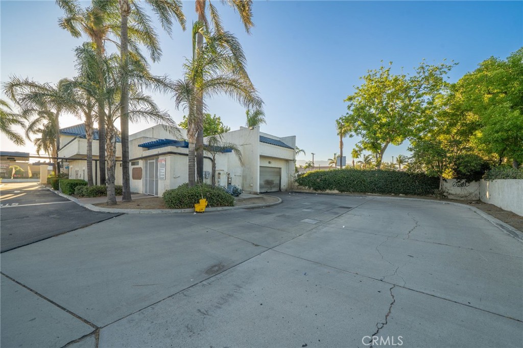 9617 Sierra Ave Property Photo 4