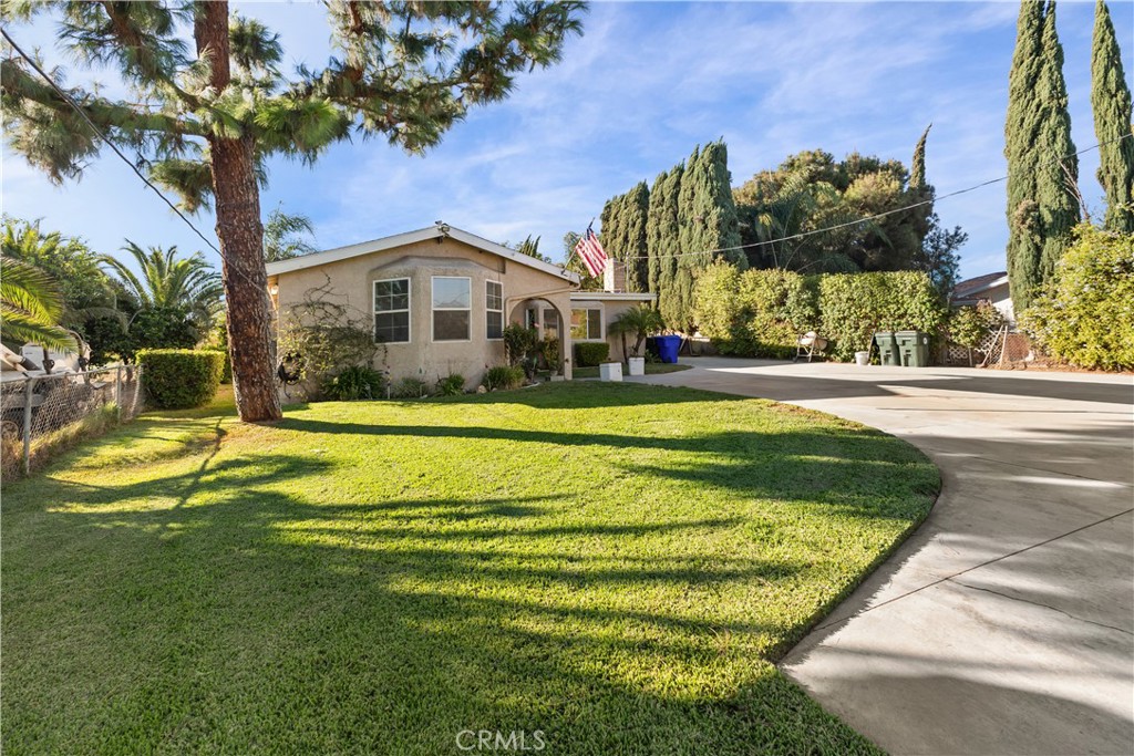 4337 Riverview Property Photo 3
