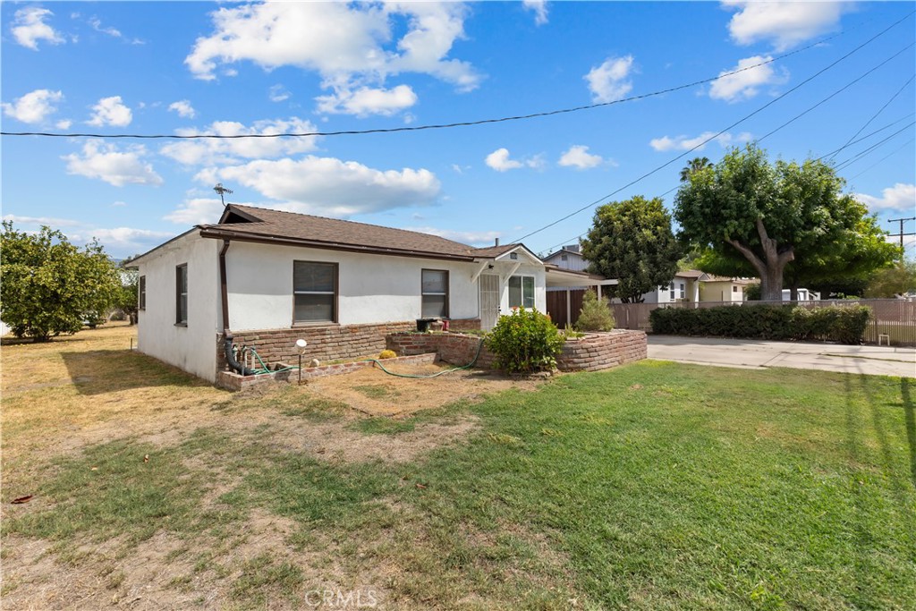 1814 Wallace Court Property Photo 2