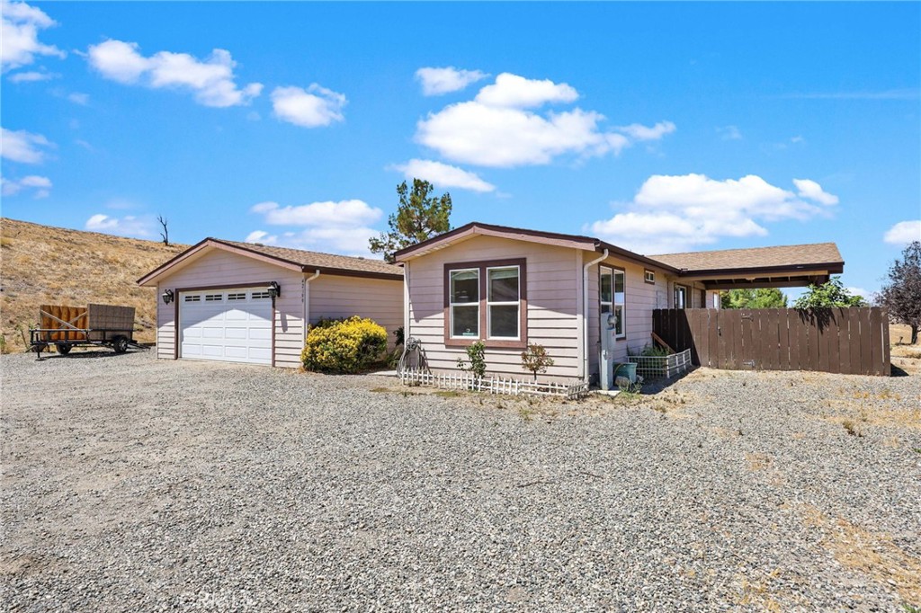 42199 Rambling Lane Property Photo 4
