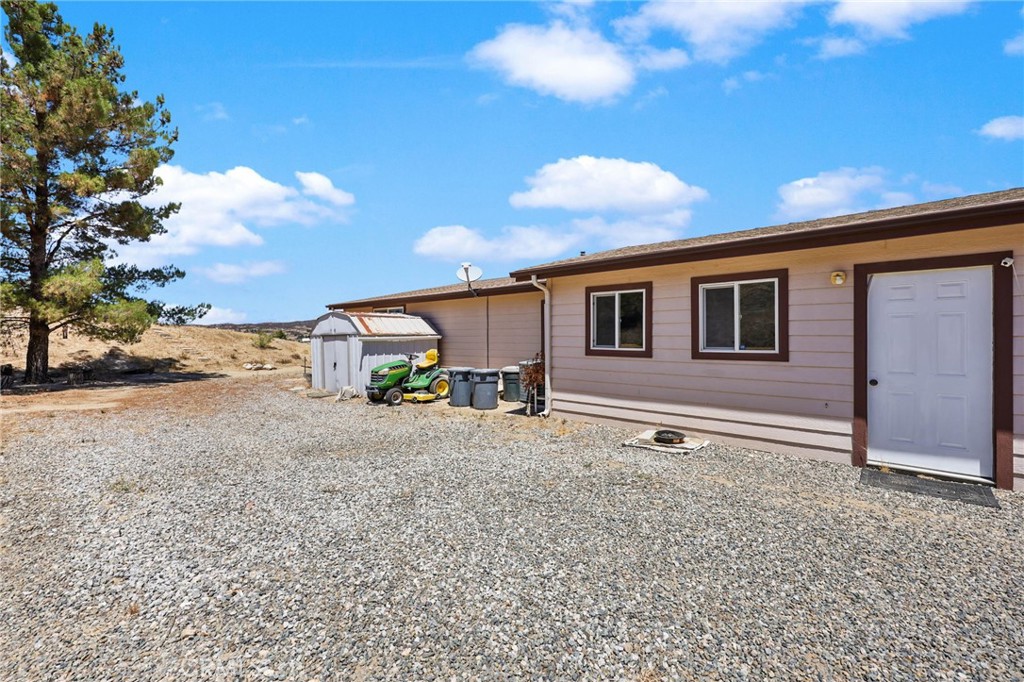 42199 Rambling Lane Property Photo 26