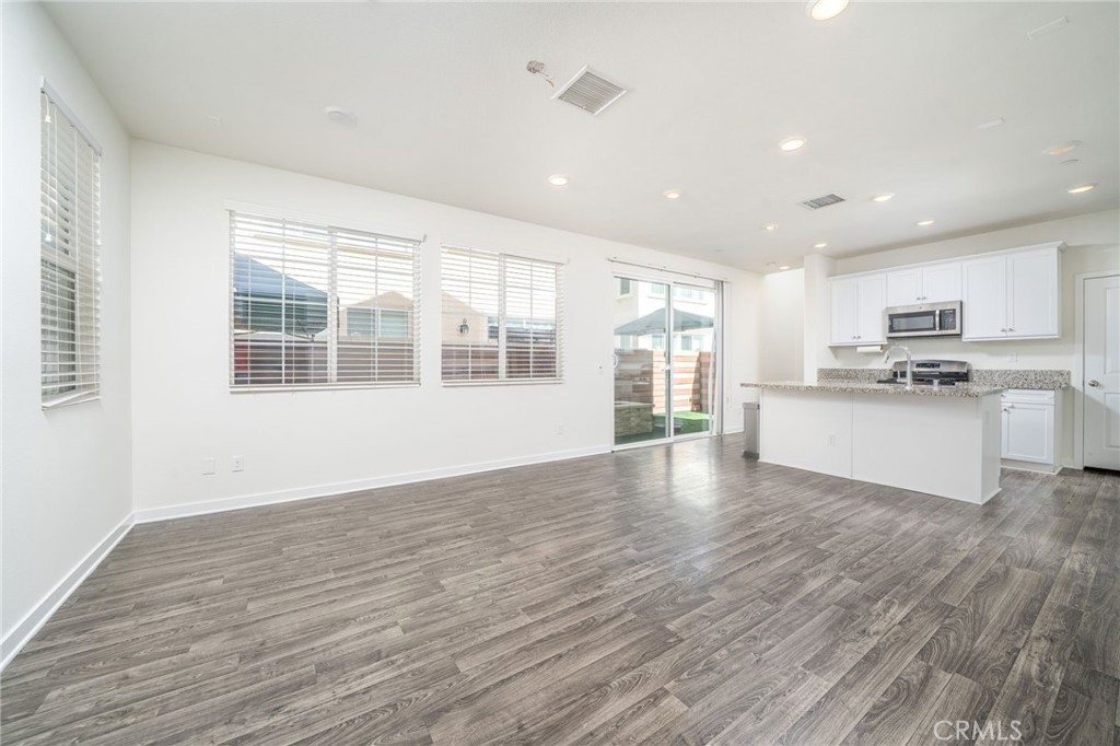 1606 Pear Tree Place Property Photo 4