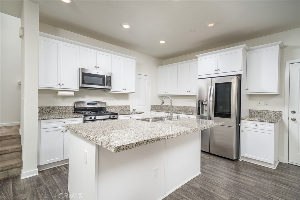 1606 Pear Tree Place Property Photo 8