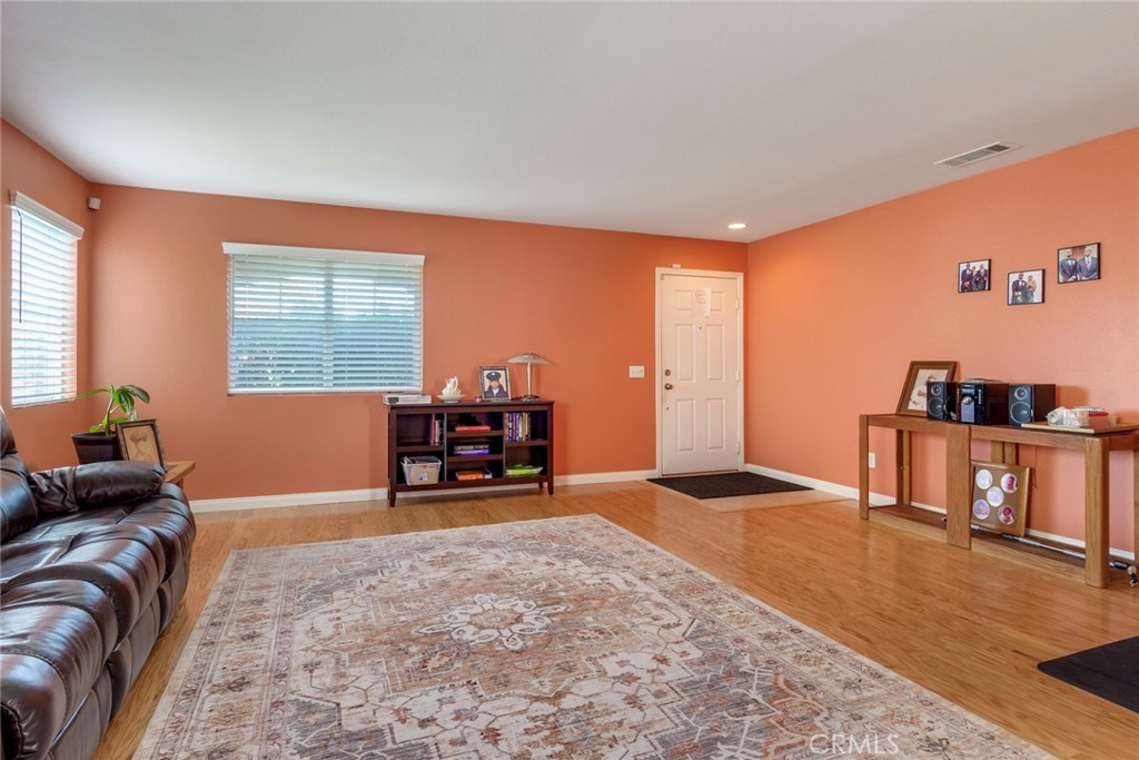 52988 Astrid Property Photo 4