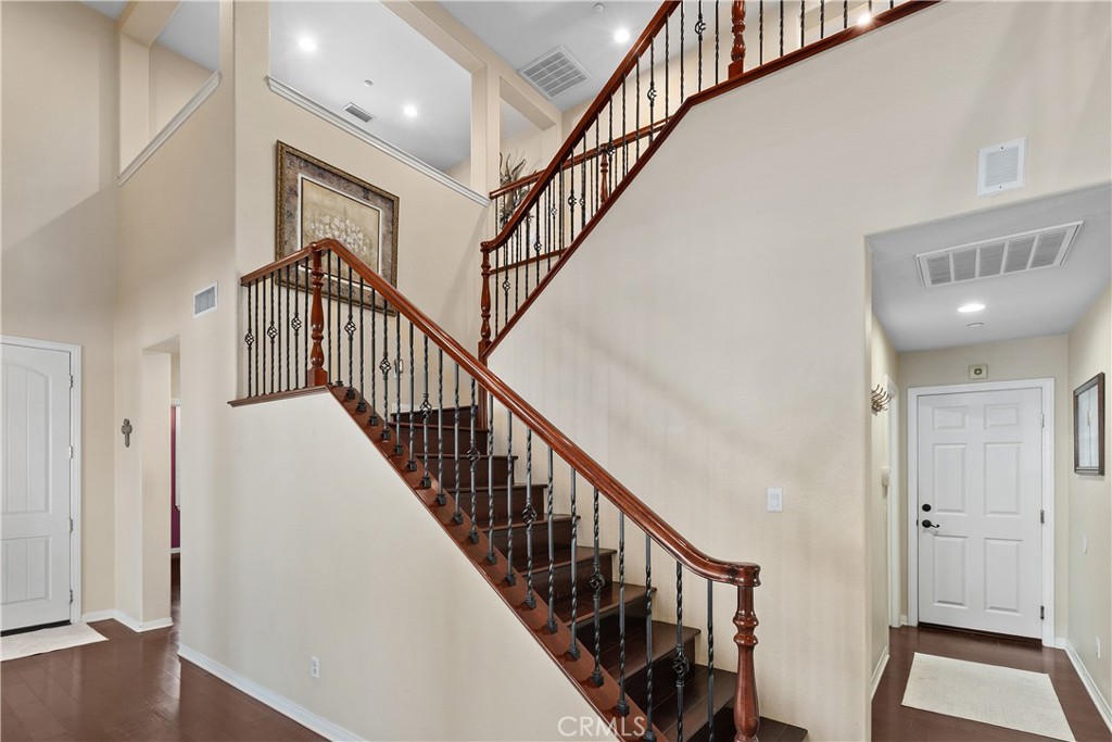 2830 Crestview Drive Property Photo 9