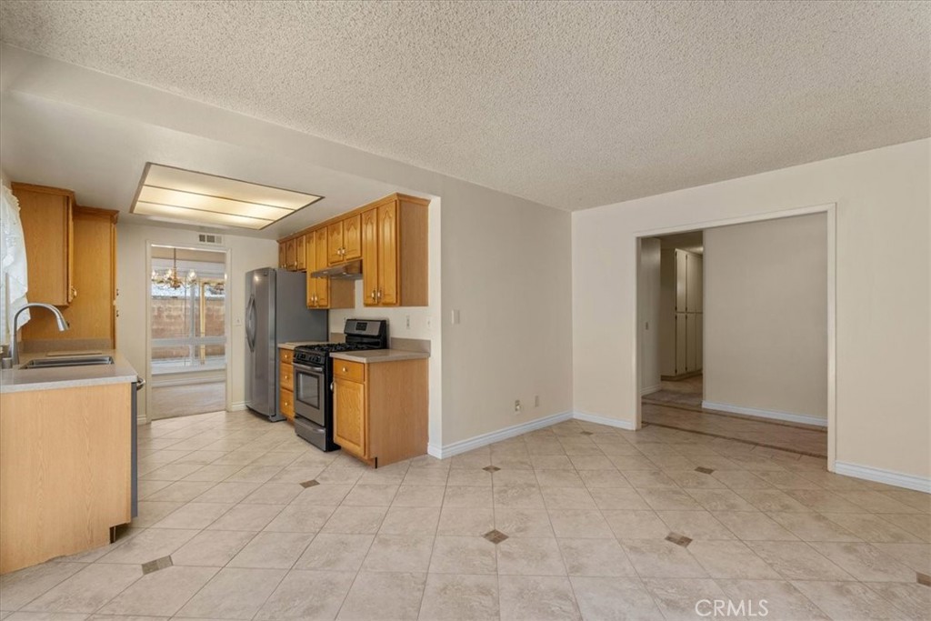 2883 Overland Court Property Photo 5
