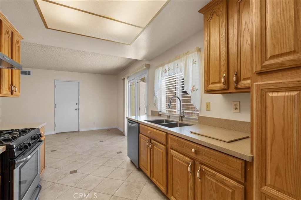 2883 Overland Court Property Photo 10