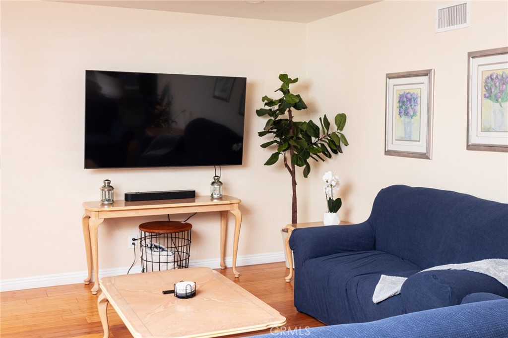6238 University Property Photo 9