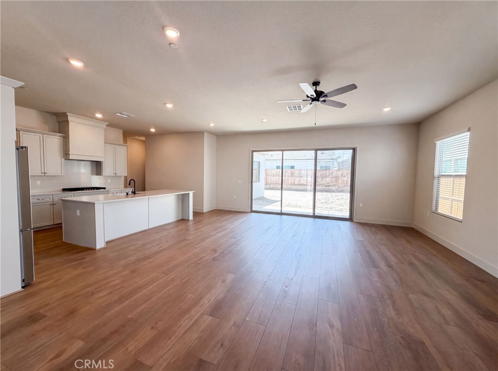 2246 N Marion Property Photo 6