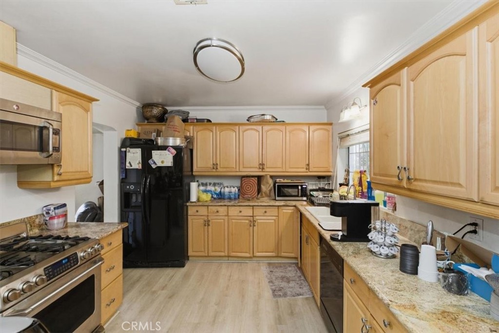 1845 E Colorado Property Photo 12