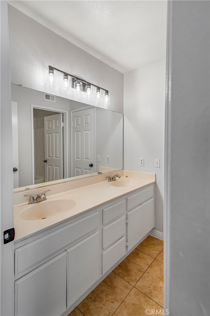 1334 Kirkmichael Circle Property Photo 18