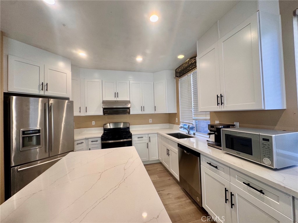 14880 Southend Street Property Photo 9