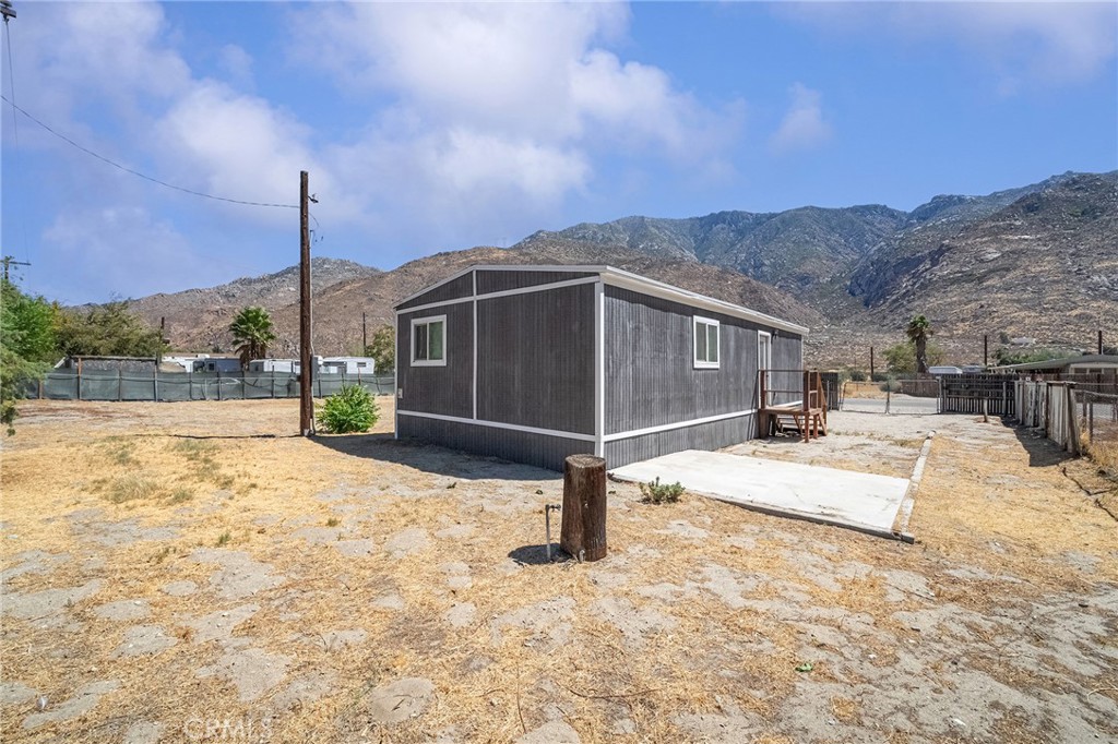 52100 Esperanza Avenue Property Photo 5