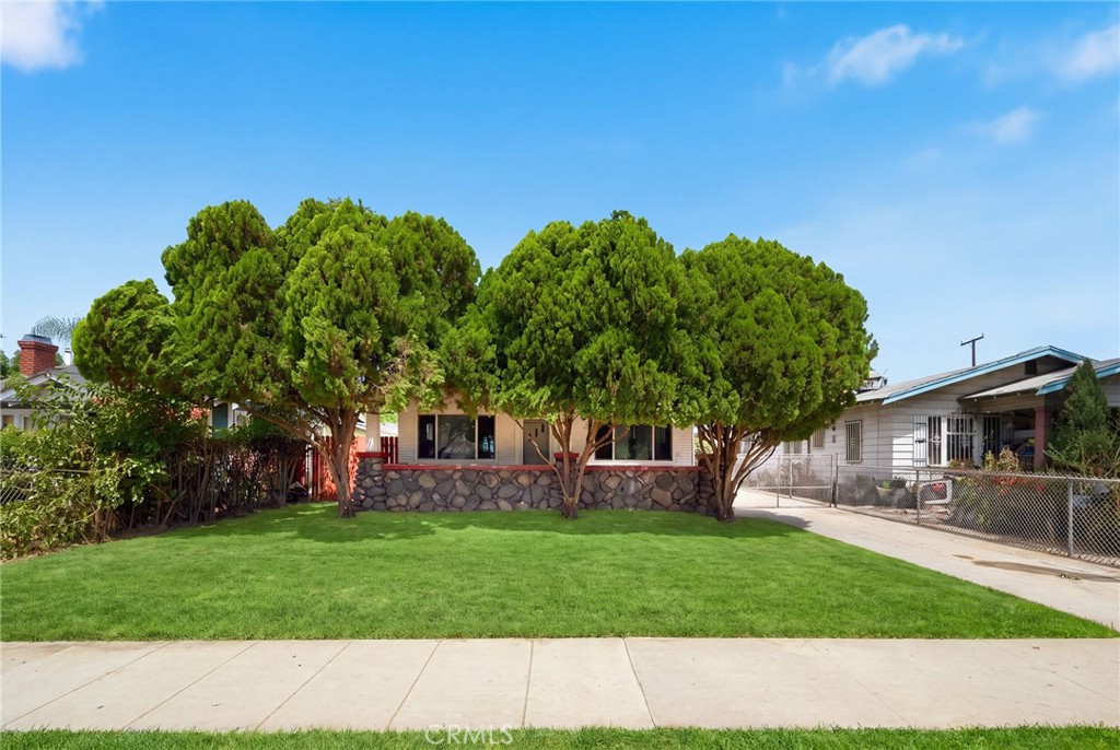 755 E Monterey Avenue Property Photo 1