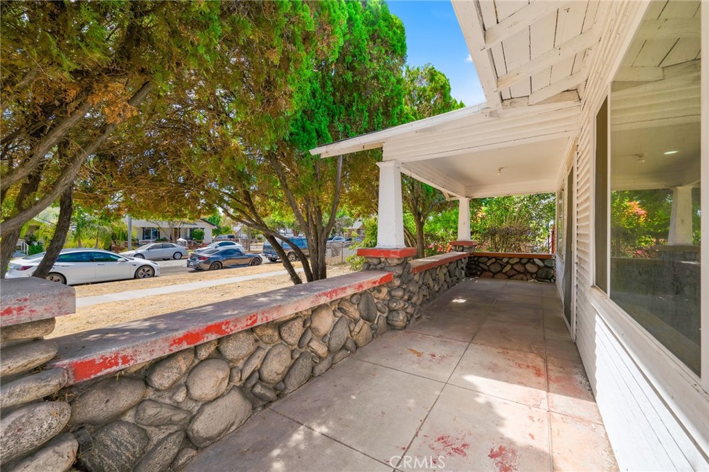 755 E Monterey Avenue Property Photo 4