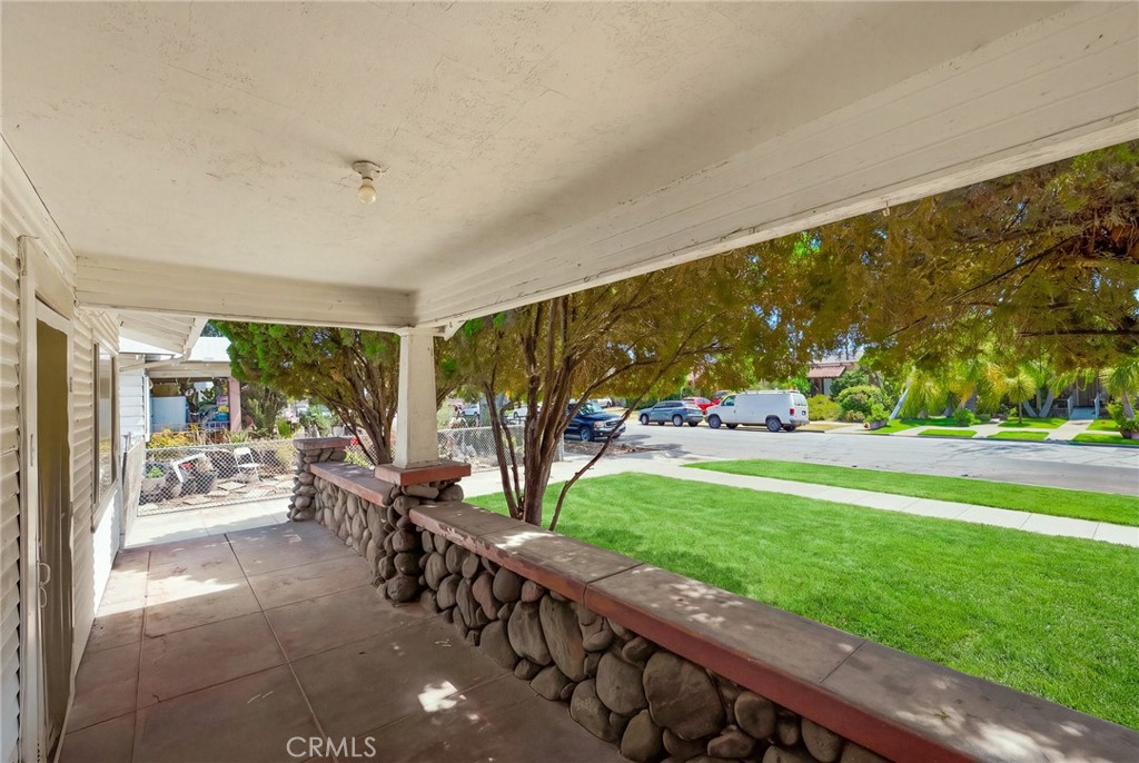 755 E Monterey Avenue Property Photo 5