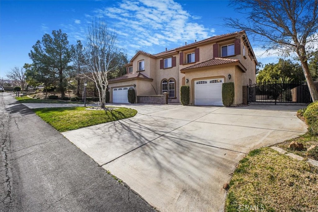 40939 Woodshire Drive Property Photo 3