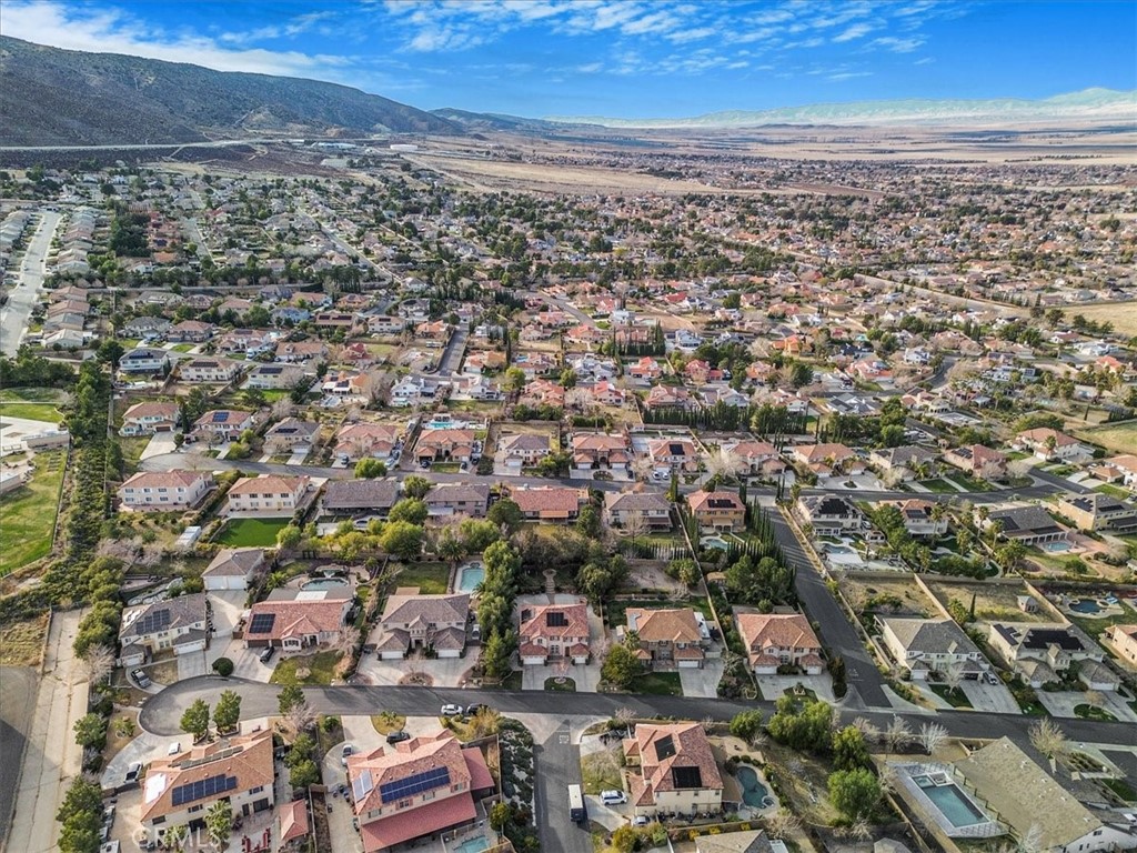 40939 Woodshire Drive Property Photo 8