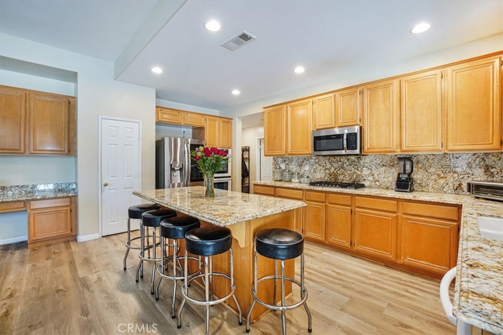 40939 Woodshire Drive Property Photo 28