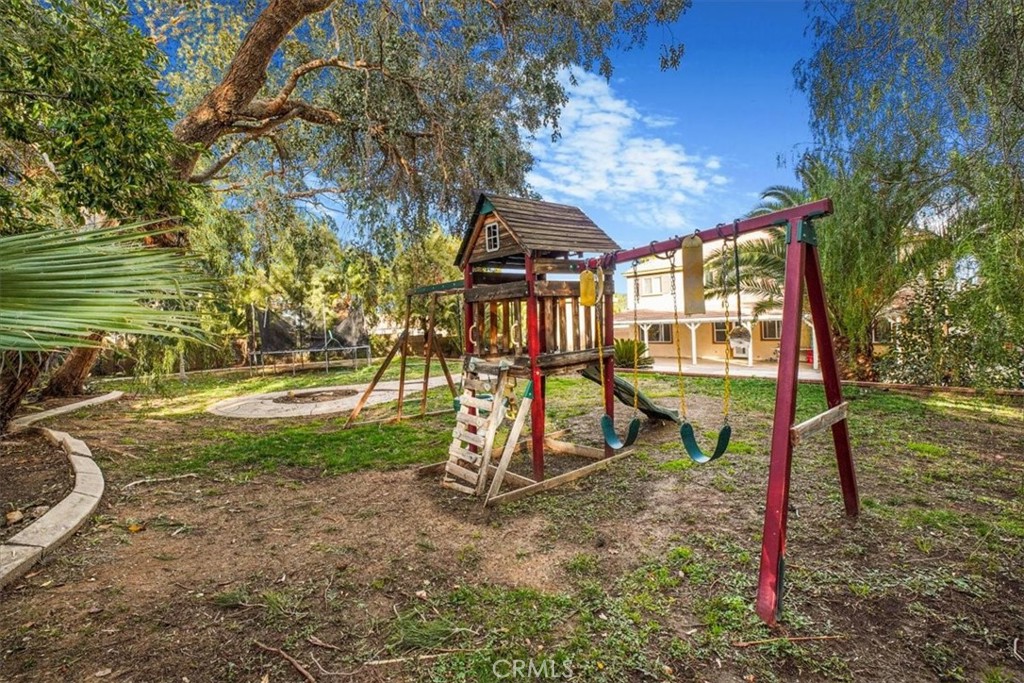 40939 Woodshire Drive Property Photo 43