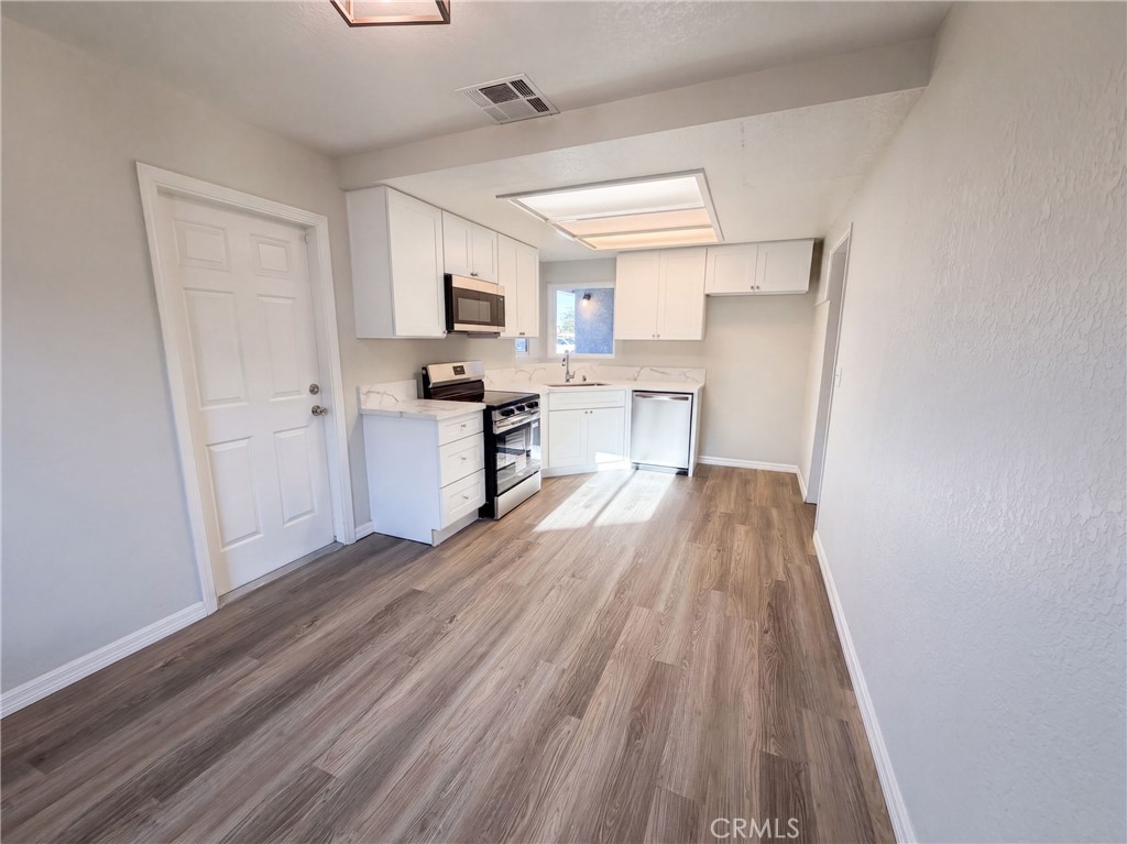 26934 10th Property Photo 2