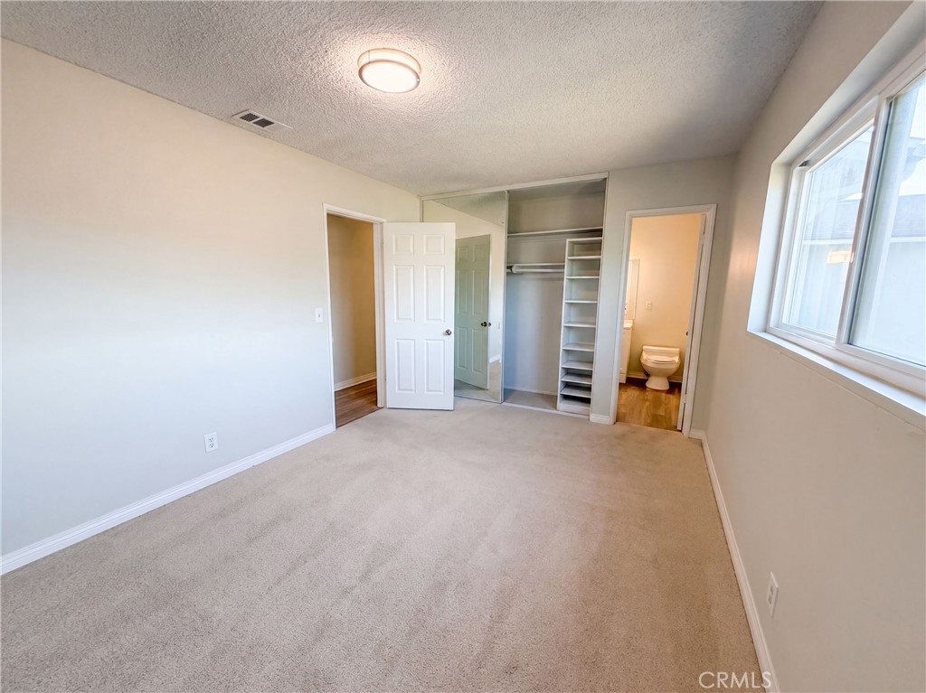 26934 10th Property Photo 4
