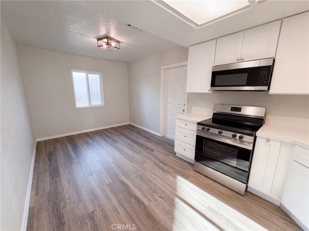 26934 10th Property Photo 8