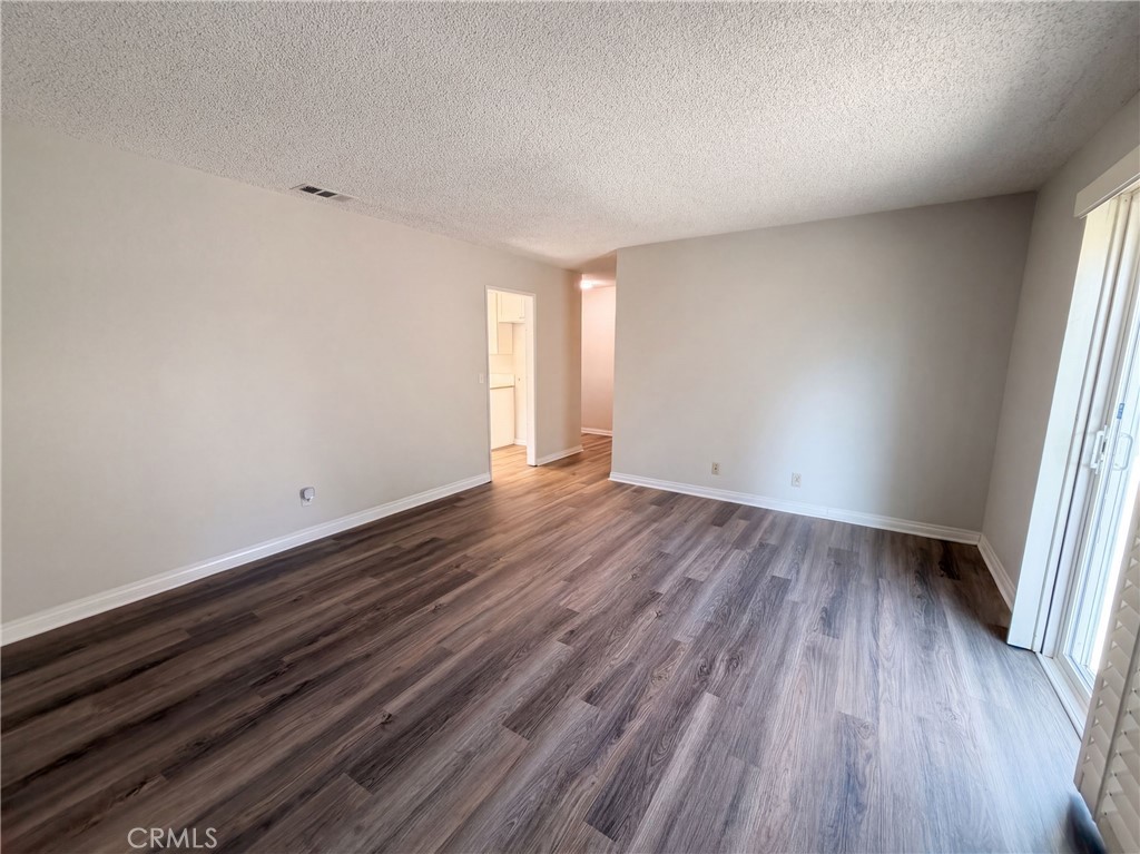 26934 10th Property Photo 9