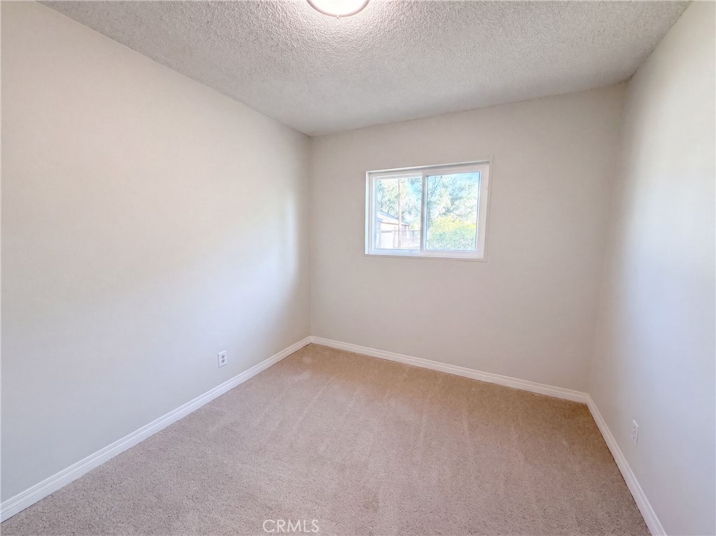 26934 10th Property Photo 12