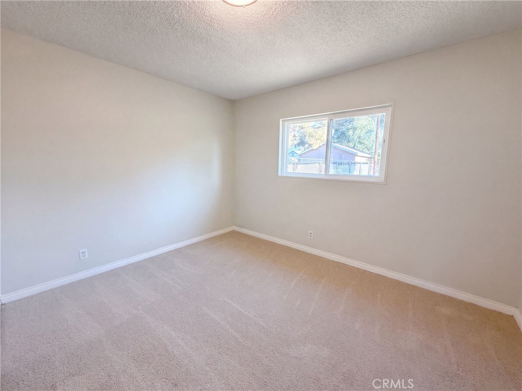 26934 10th Property Photo 14