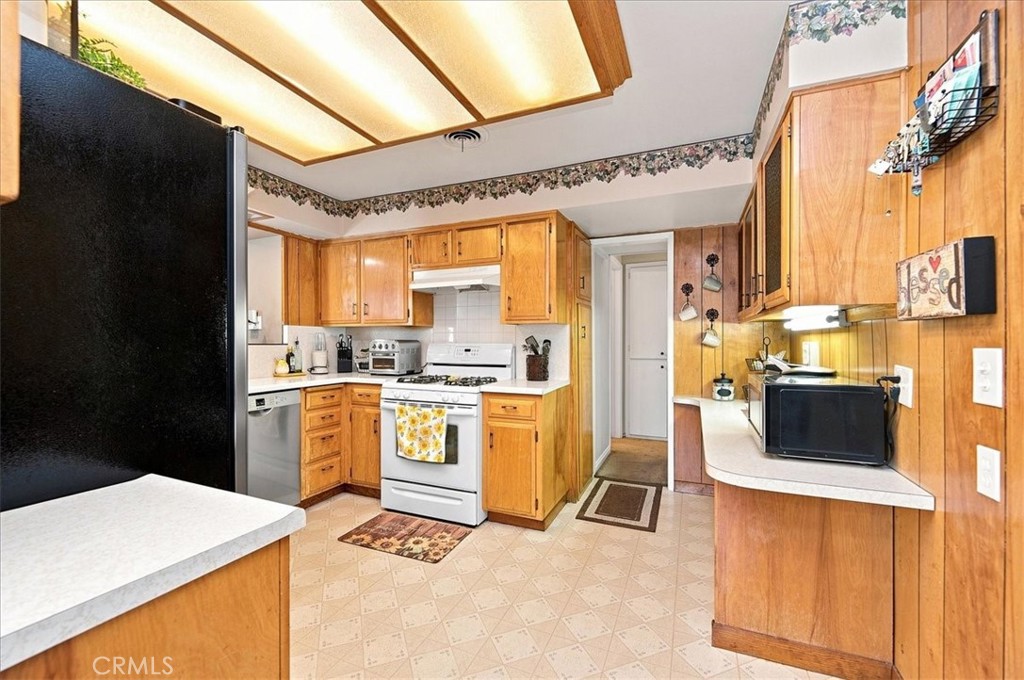 5105 Golden Property Photo 16