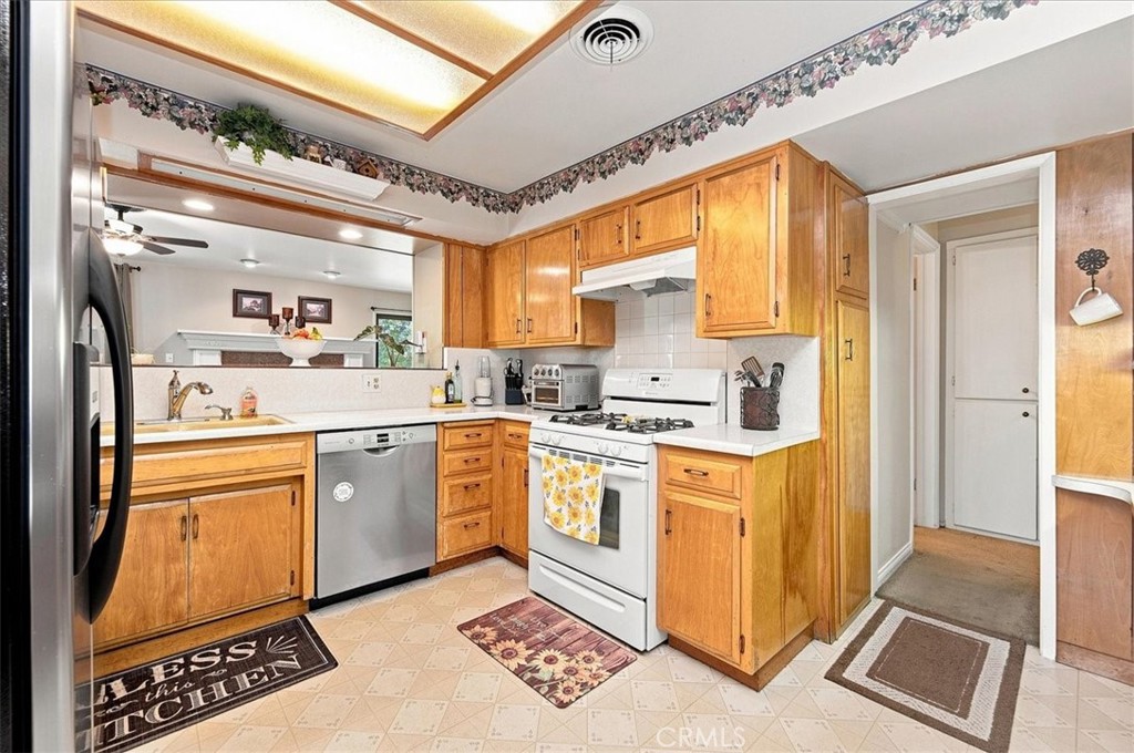 5105 Golden Property Photo 17